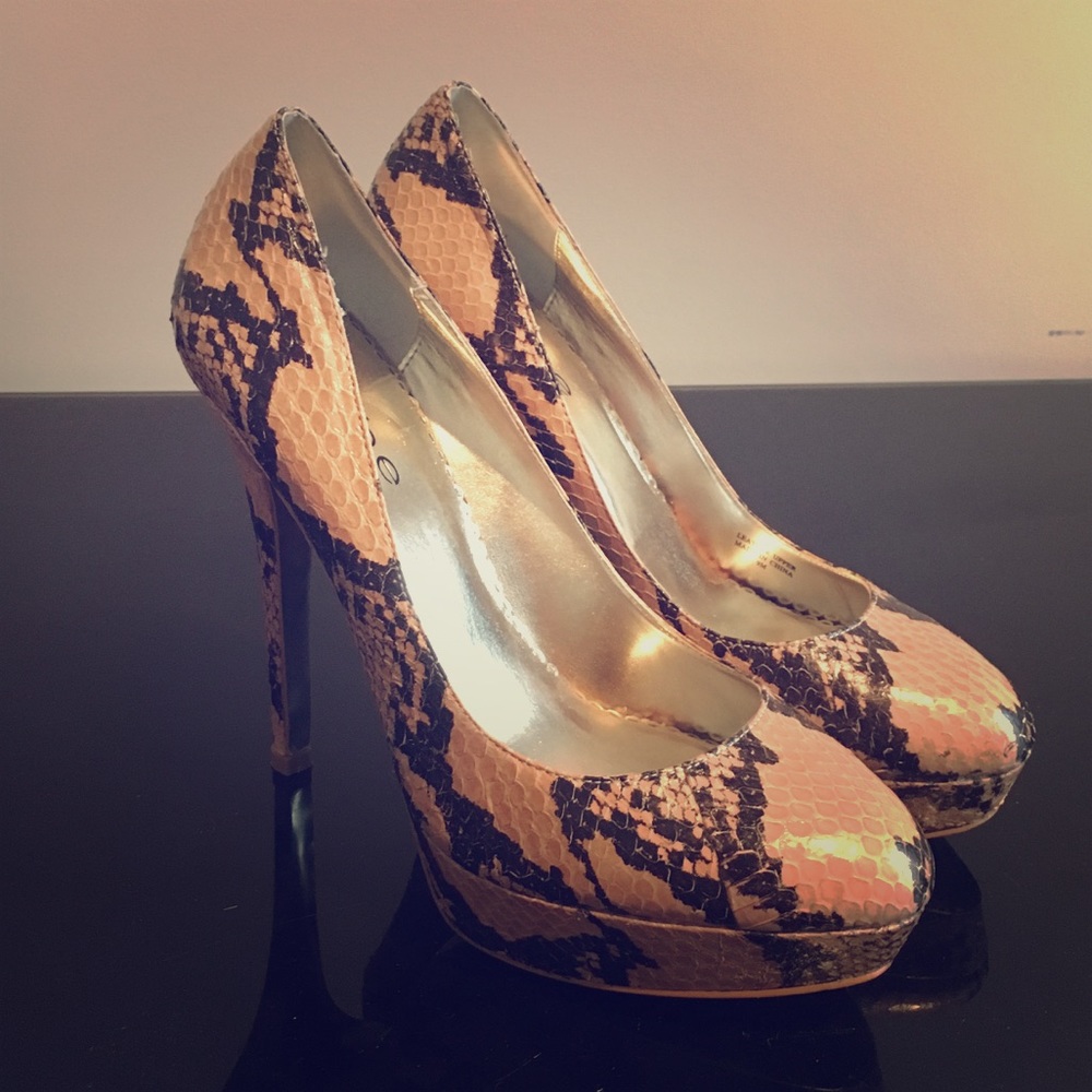 bebe snake skin pumps